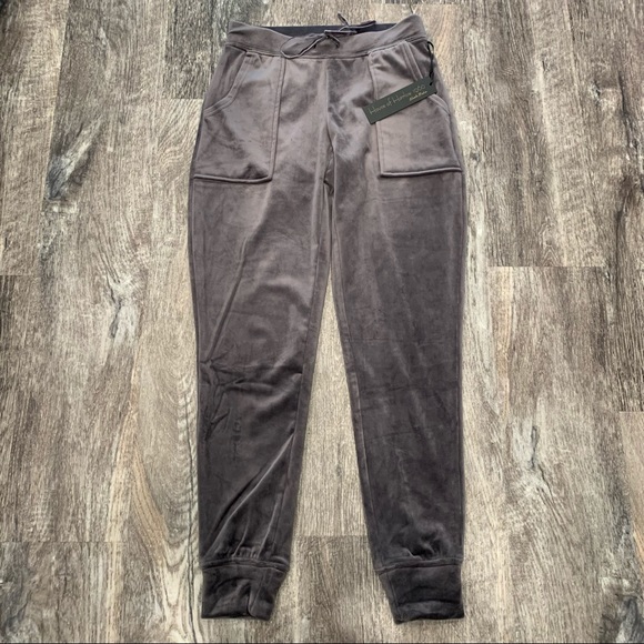 House of Harlow 1960 Pants - NWT House of Harlow 1960 Gray Velour Jogger Pants in XS